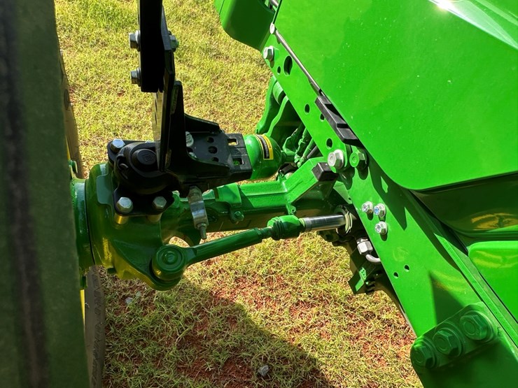 2024-john-deere-6140m-image-6