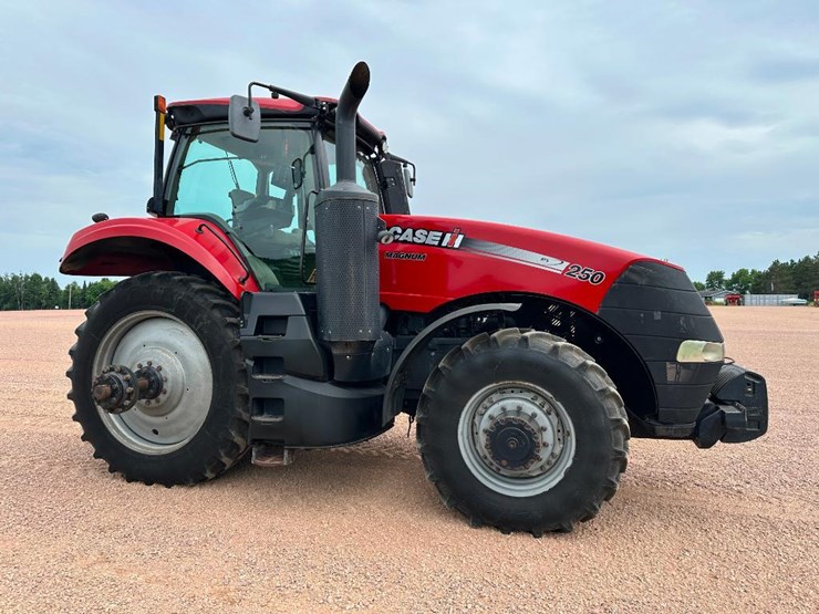 2017-case-ih-magnum-250-image-3