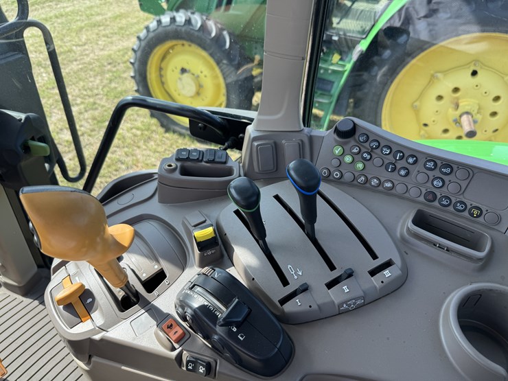john-deere-6110m-image-12