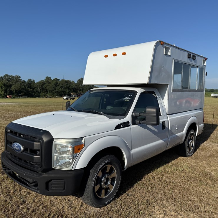 2011 FORD F250 XL