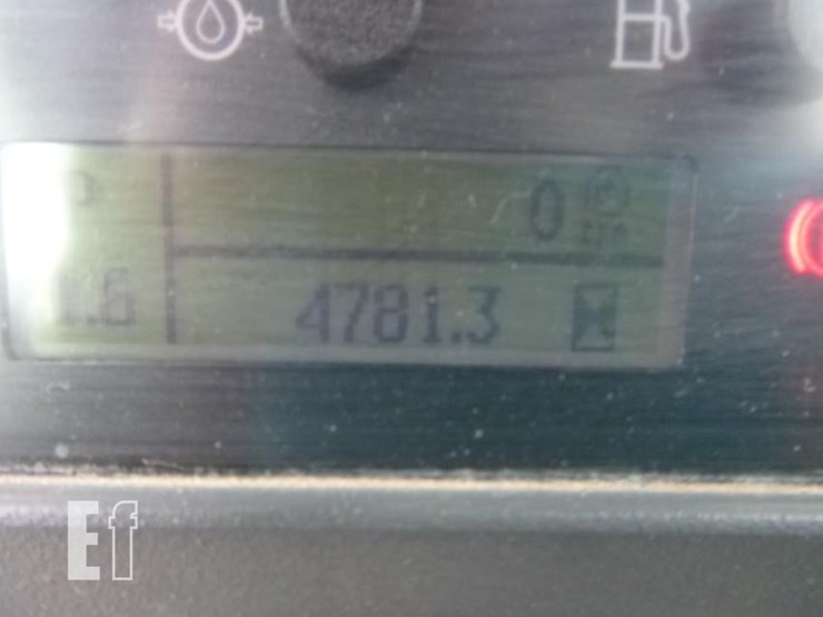 2021-deere-650k-lgp-image-6