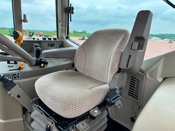 2014-john-deere-6115m-image-54