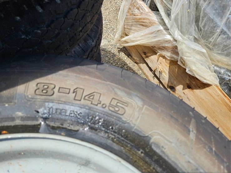 #2576-•-pallet-of-trailer-tires-image-13
