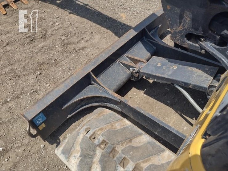 2020-deere-26g-image-24