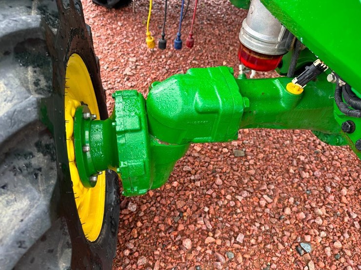 2022-john-deere-3046r-image-40