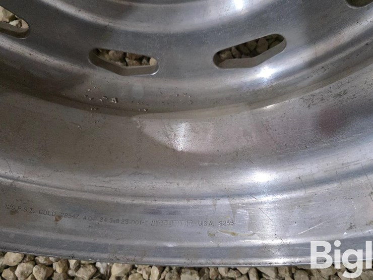 accuride-aluminum-24.5"-rims-image-20