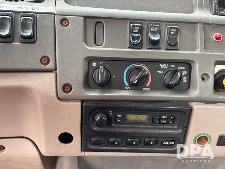2001-sterling-truck-(dr11851-unit-9459)-image-76