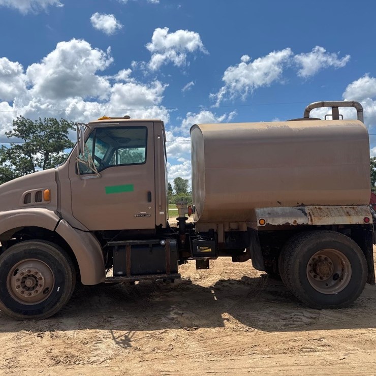 2001 STERLING WATER TRUCK