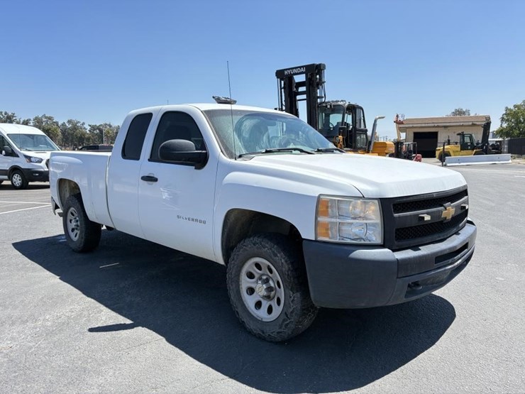 2012-chevrolet-silverado-1500-image-3