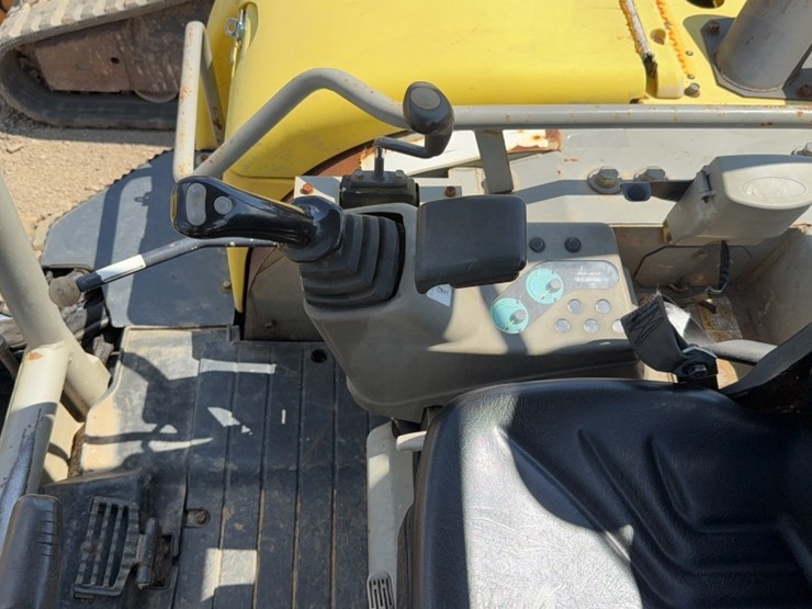 yanmar-vio55-image-15
