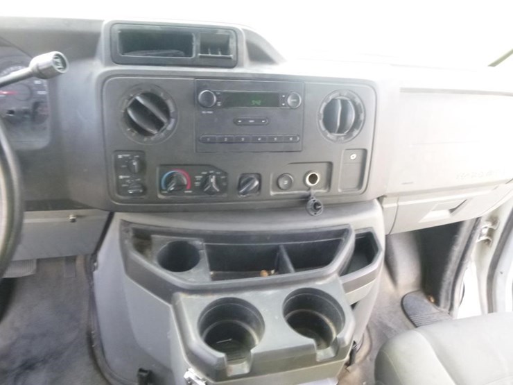 2012-ford-e350-image-19