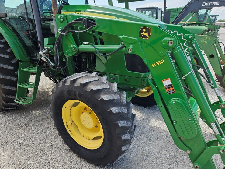 2013-john-deere-6115d-image-19