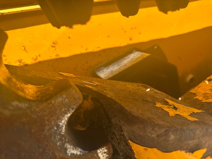 jcb-320t-image-10