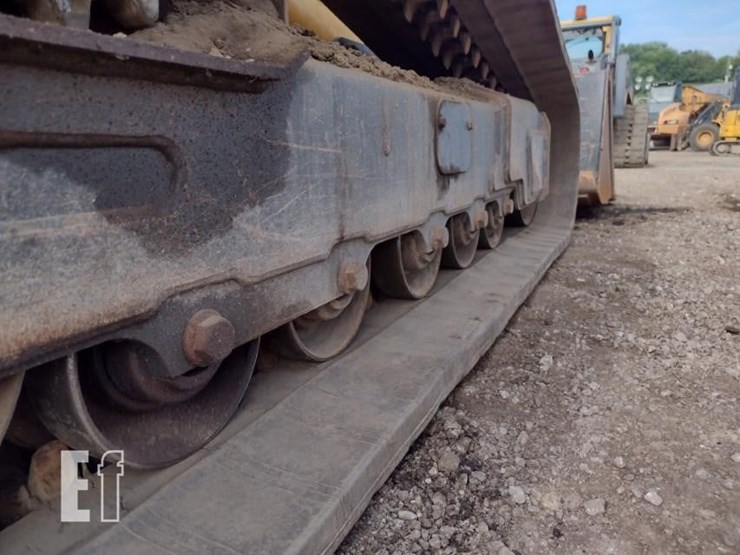 2020-deere-333g-image-31