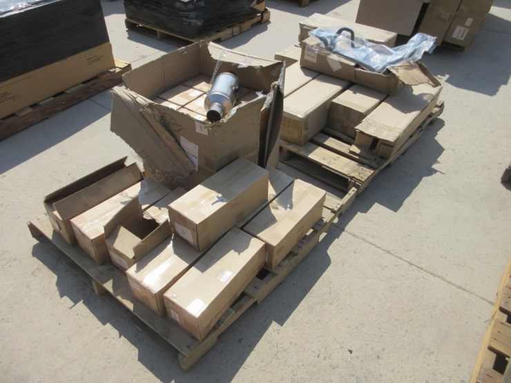(2)-pallets-of-misc-automotive-parts,-image-3
