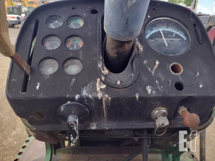 john-deere-4240-image-8