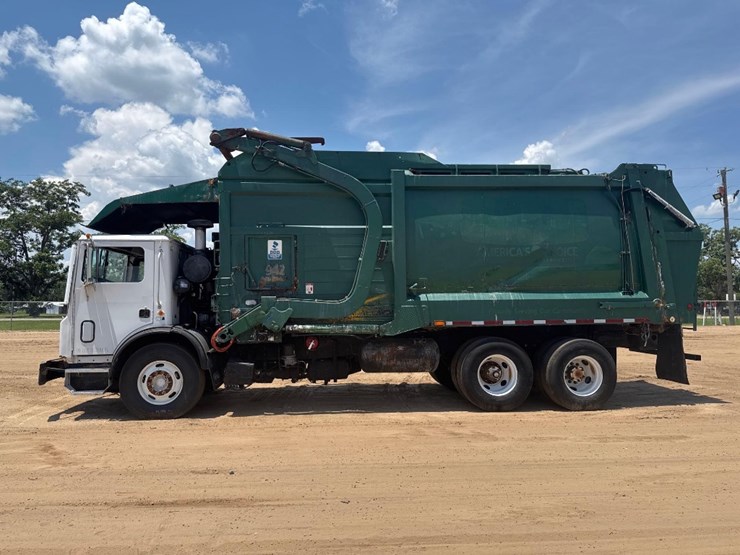 2010-mack-mru613-image-1