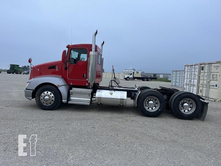 2014-kenworth-t600-image-9