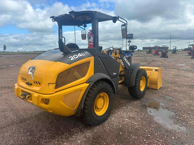 deere-204l-image-3