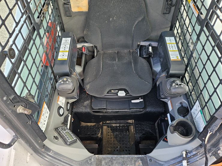 2018-bobcat-t595-image-9