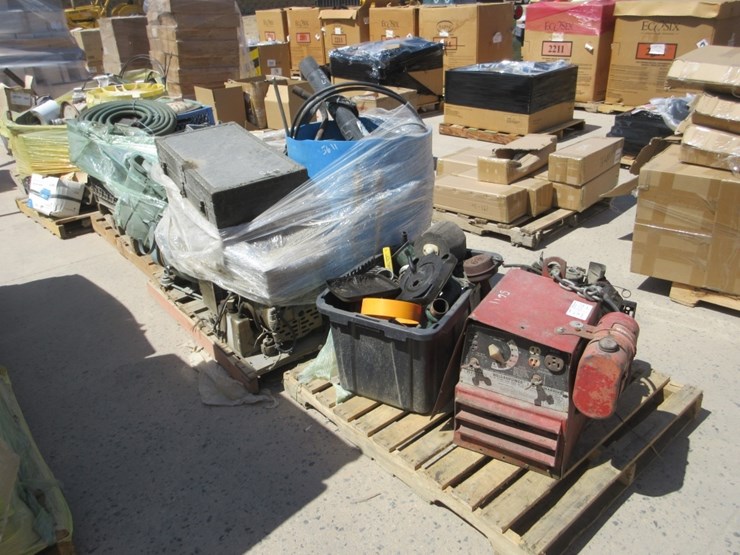 (4)-pallets-of-misc-items,-image-4