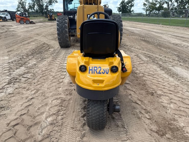 2024-agt-industrial-hr-230-3-wheel-loader-image-7