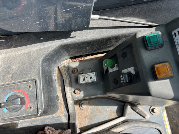 2019-takeuchi-tl8-image-9