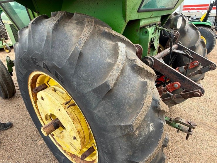 john-deere-4010-image-10