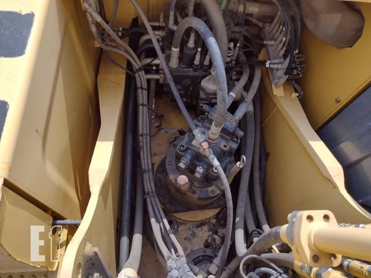 2011-kobelco-sk210-image-46