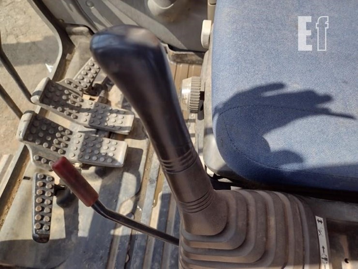 2007-hitachi-zx135us-image-11