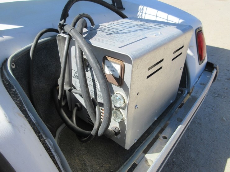 club-car-golf-cart,-image-9
