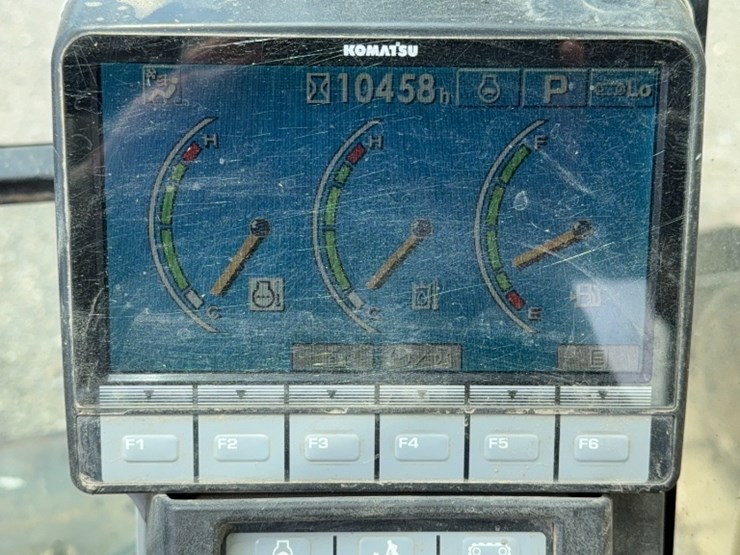 2010-komatsu-pc220-lc-image-19
