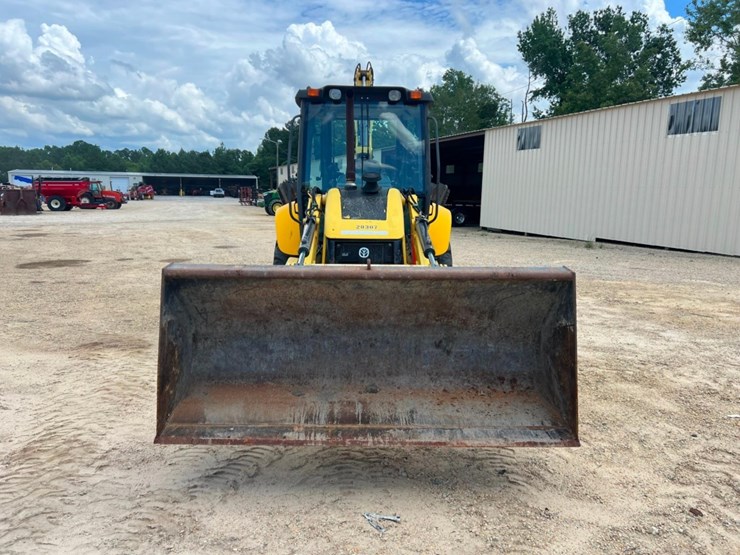 2011-new-holland-b95b-image-9