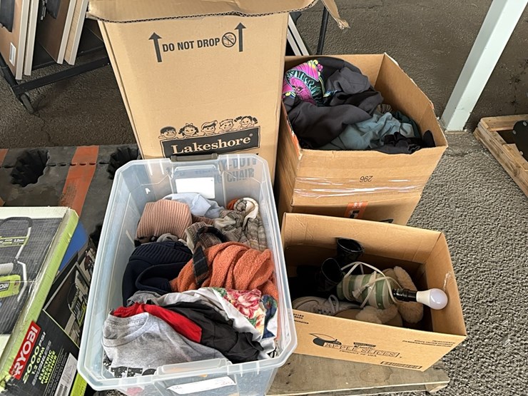 lot#--875--pallet-of-assorted-clothing-image-2