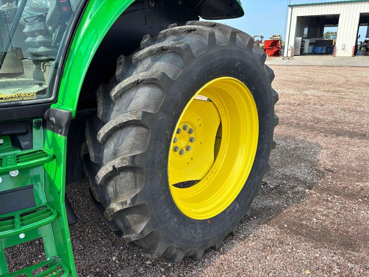2023-john-deere-6130m-image-35