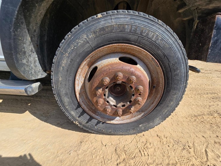 2014-dodge-ram-5500-image-27
