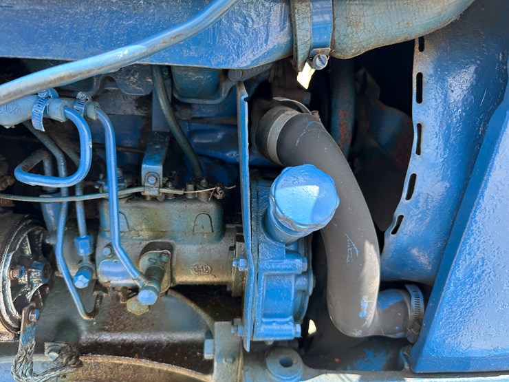 ford-4000-image-32