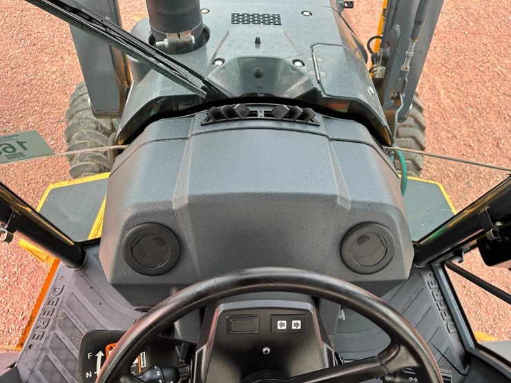 2018-deere-310sl-image-58