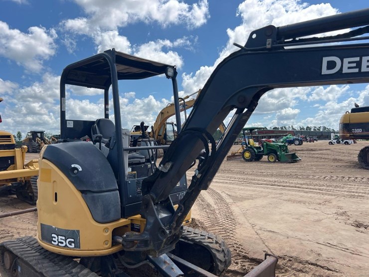 2015-deere-35g-image-21