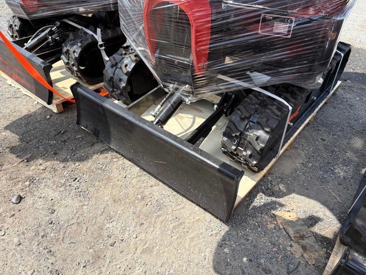 tpm-16-mini-excavator-image-3