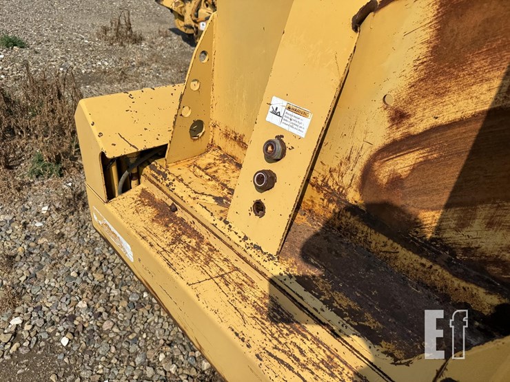 2000-deere-1812c-image-25