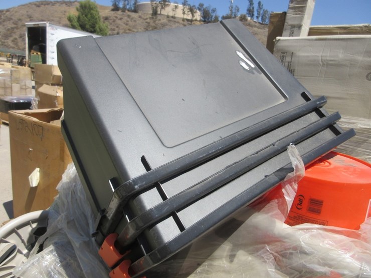 lot-of-misc-items,-image-6