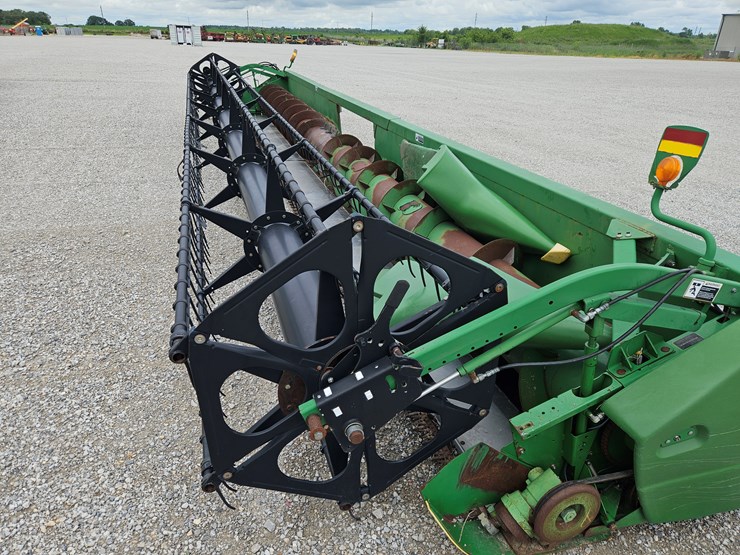 2005-john-deere-635f-image-2