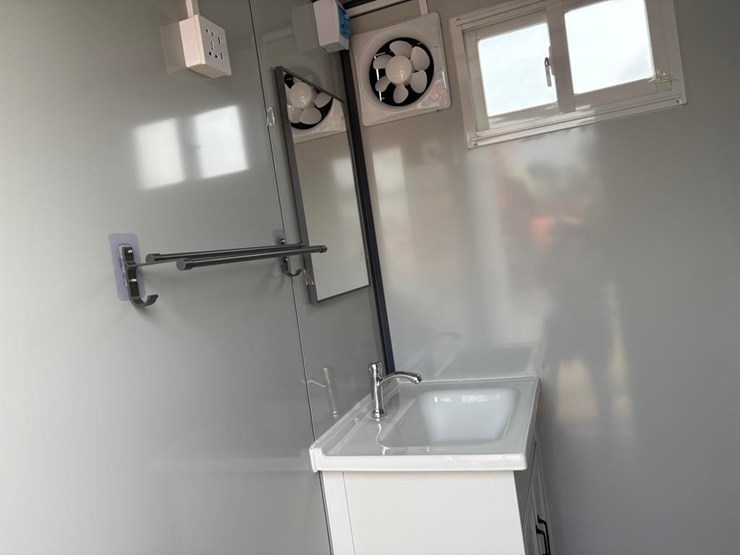 bathroom-shower-building-image-7