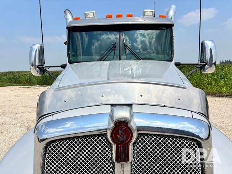 2014-kenworth-t660-image-21