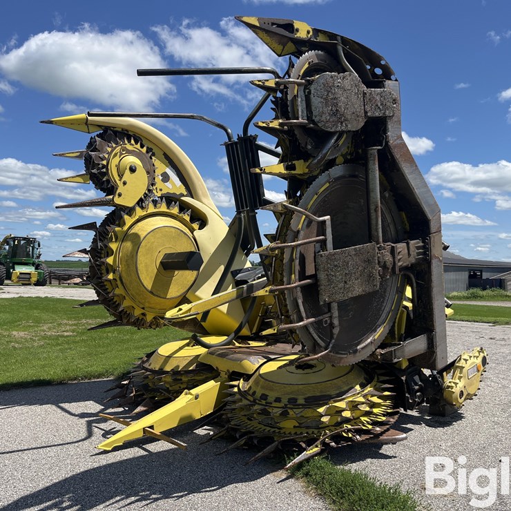 2012 JOHN DEERE 770