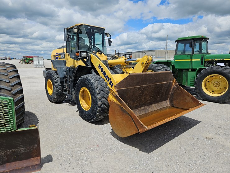 2018-komatsu-wa320-image-1
