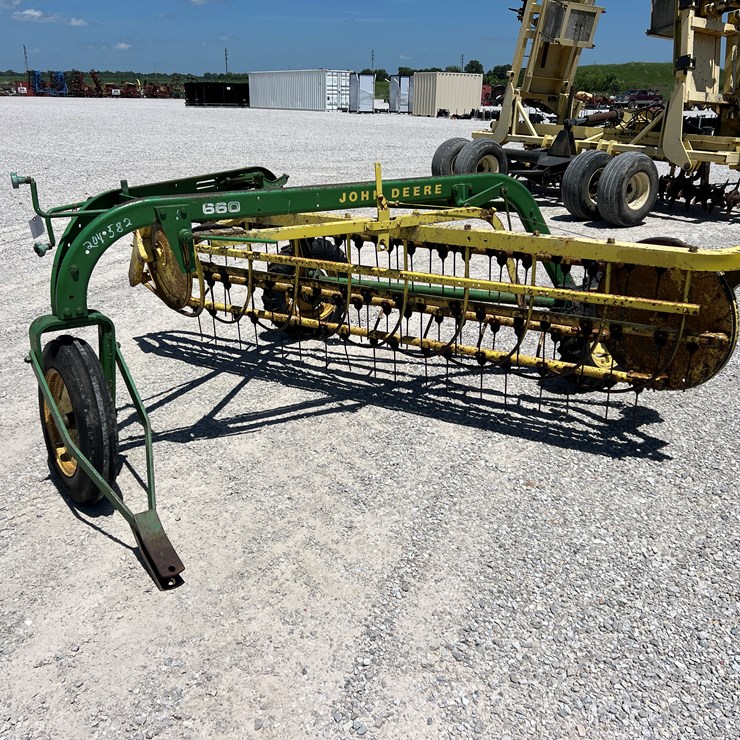 JOHN DEERE 660