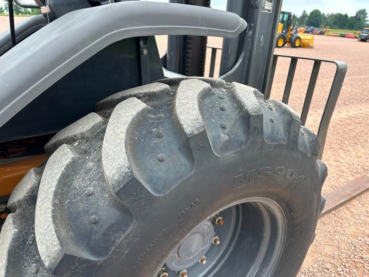 2019-case-588h-image-9