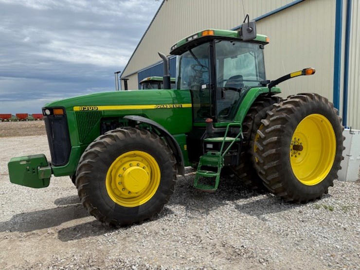 john-deere-8300-image-2
